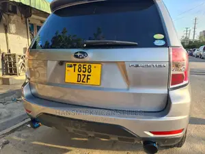 Subaru Forester 2011 Gray