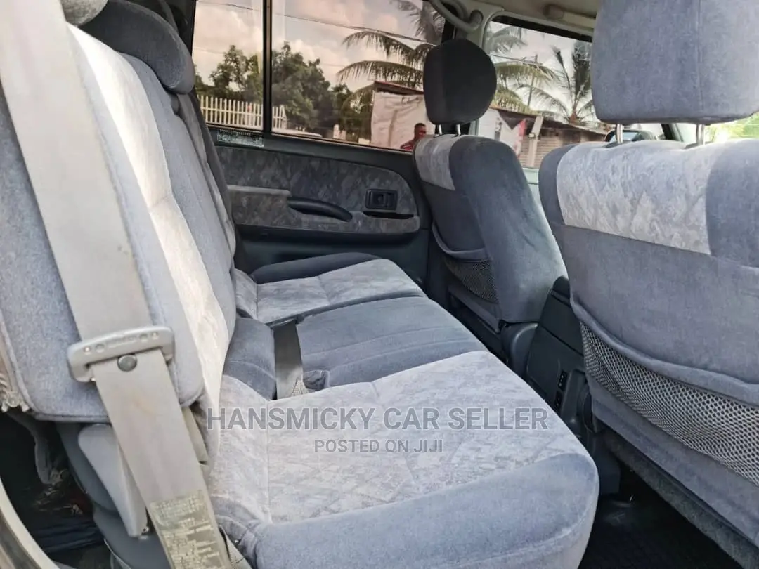 Toyota Land Cruiser Prado 2005 White