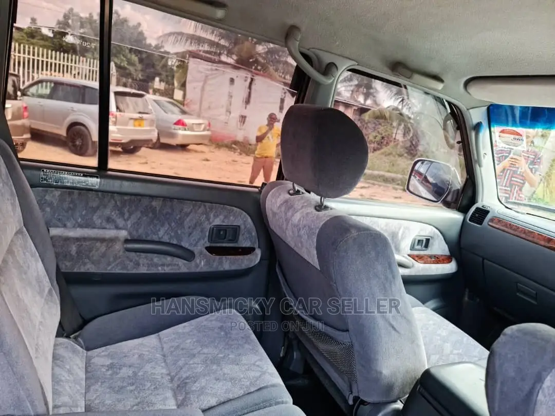 Toyota Land Cruiser Prado 2005 White