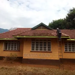 5bdrm Block of Flats in Kigamboni Gezaulole for sale