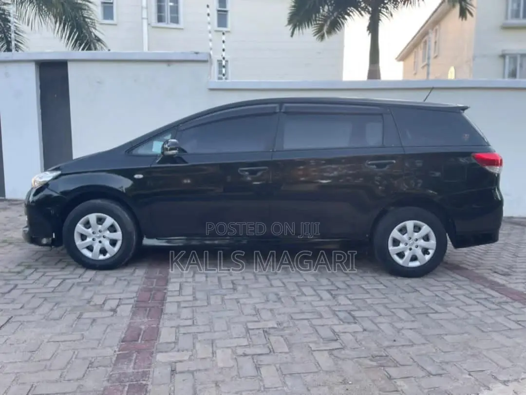 Toyota Wish 2011 Black