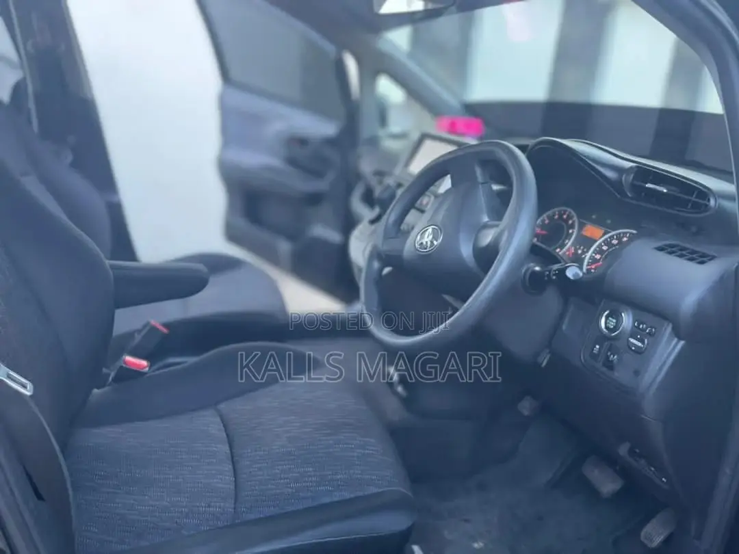 Toyota Wish 2011 Black