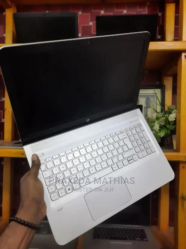 Laptop HP Envy 15t 8GB AMD A10 HDD 500GB