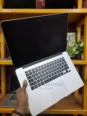 Laptop Apple MacBook Pro 2015 16GB Intel Core I7 SSD 512GB