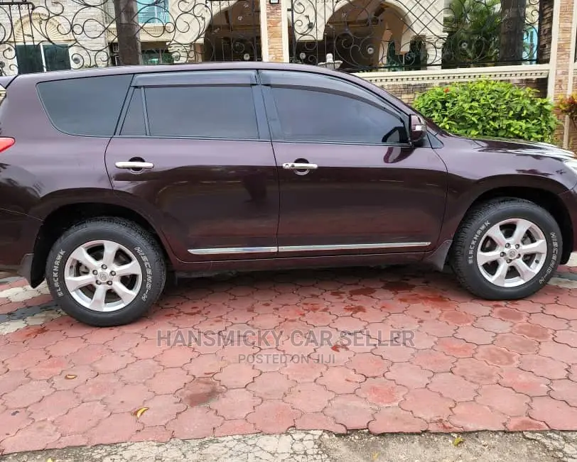 Toyota Vanguard 2010 Burgandy
