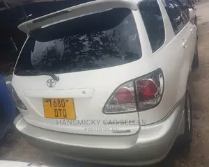 Toyota Harrier 2001 White