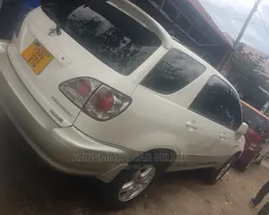 Toyota Harrier 2001 White