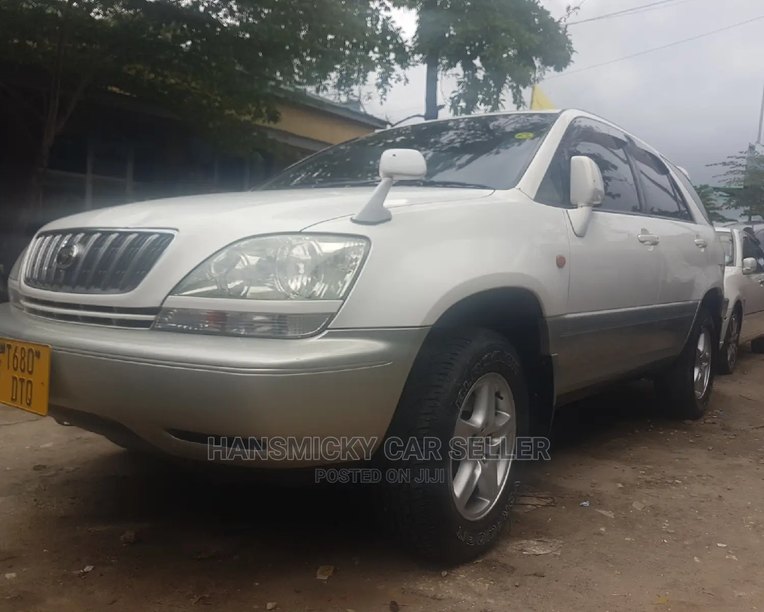 Toyota Harrier 2001 White