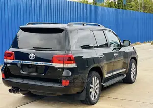 Toyota Land Cruiser 2016 Black