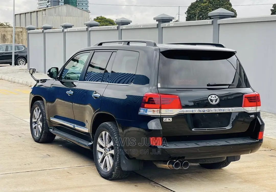 Toyota Land Cruiser 2016 Black