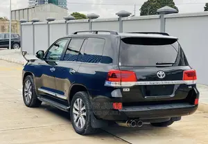 Toyota Land Cruiser 2016 Black