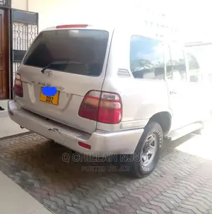 Toyota Land Cruiser 2003 White