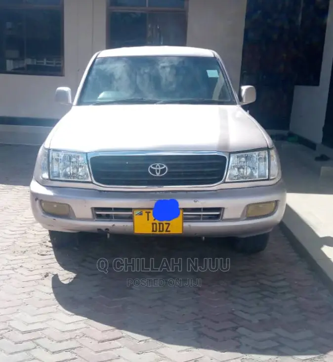 Toyota Land Cruiser 2003 White