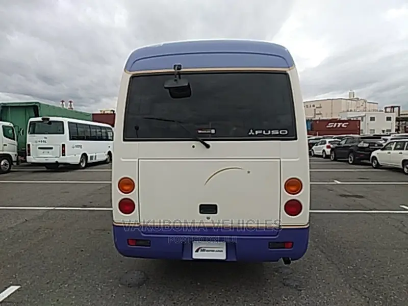 Mitsubishi Fuso Rosa 1998 White
