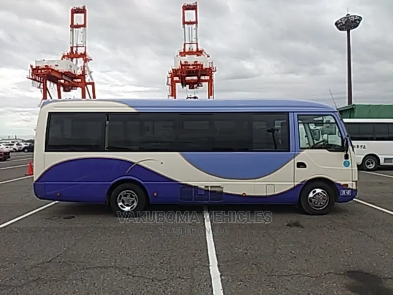 Mitsubishi Fuso Rosa 1998 White