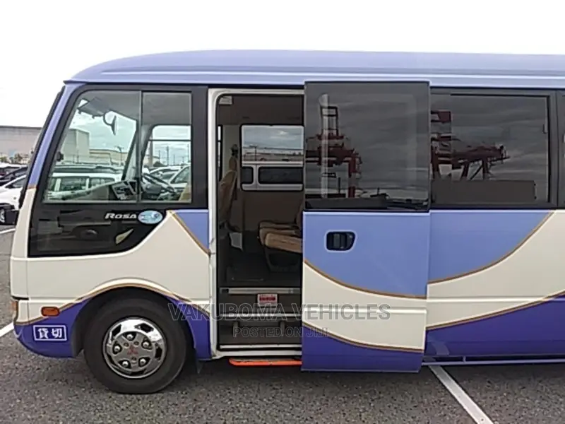 Mitsubishi Fuso Rosa 1998 White