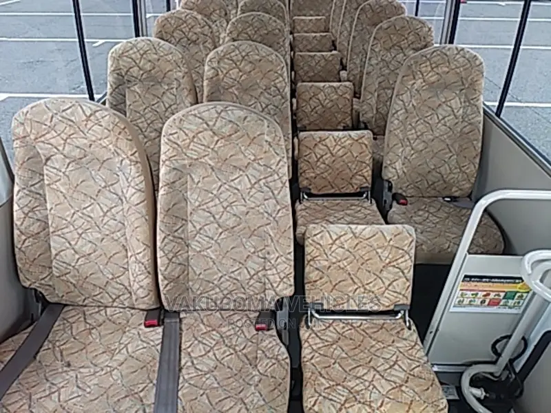 Mitsubishi Fuso Rosa 1998 White