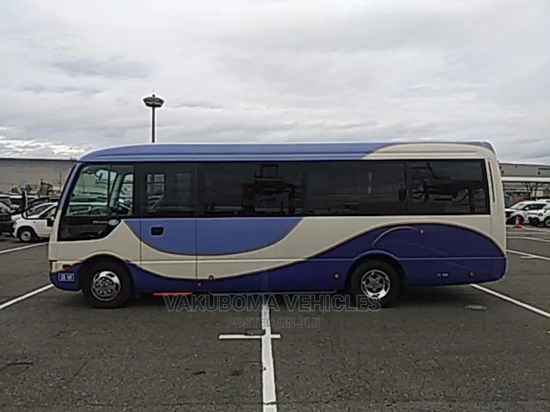 Mitsubishi Fuso Rosa 1998 White