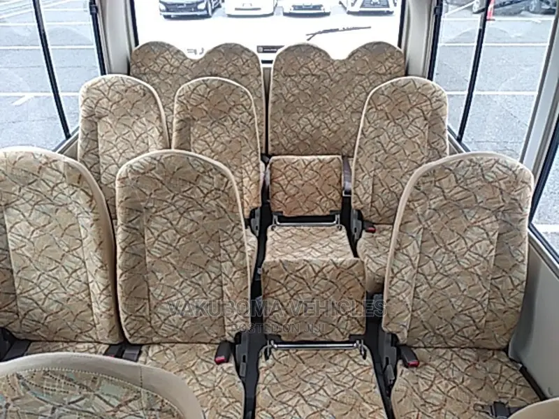 Mitsubishi Fuso Rosa 1998 White