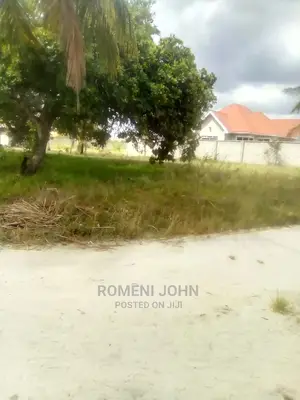 Kiwanja Kinauzwa Milioni