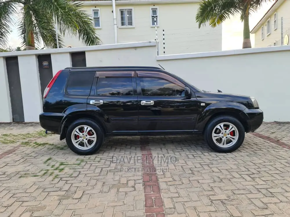 Nissan X-Trail 2005 Black