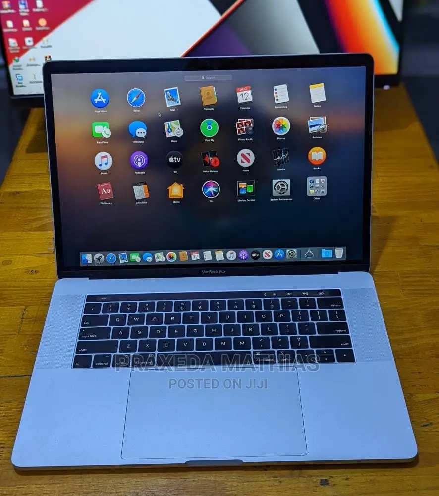 Laptop Apple MacBook Pro 2017 16GB Intel Core I7 SSD 512GB