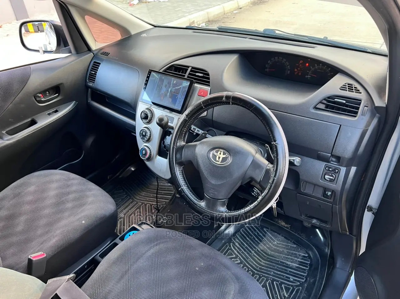 Toyota Ractis 2005 Silver