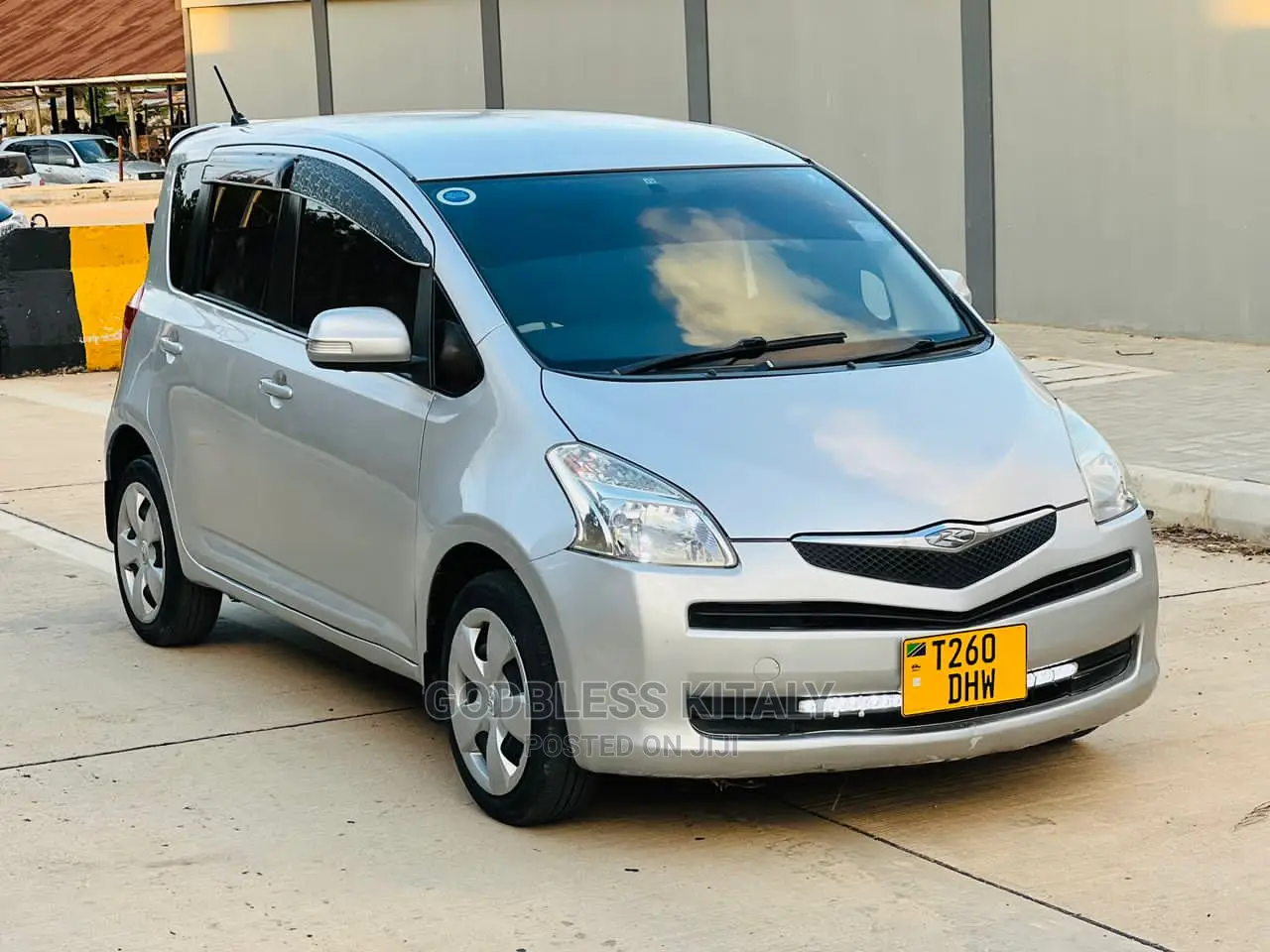 Toyota Ractis 2005 Silver