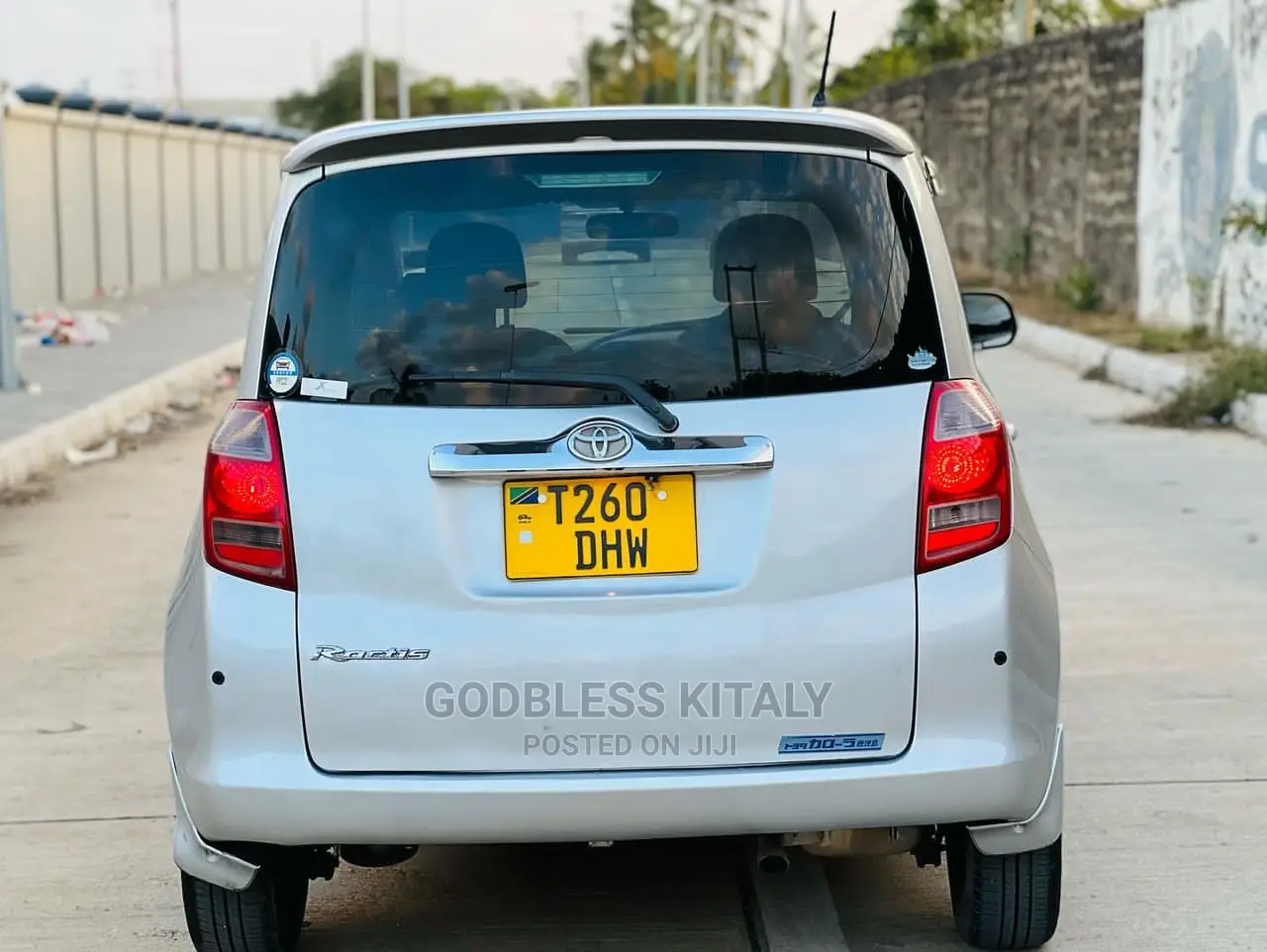 Toyota Ractis 2005 Silver