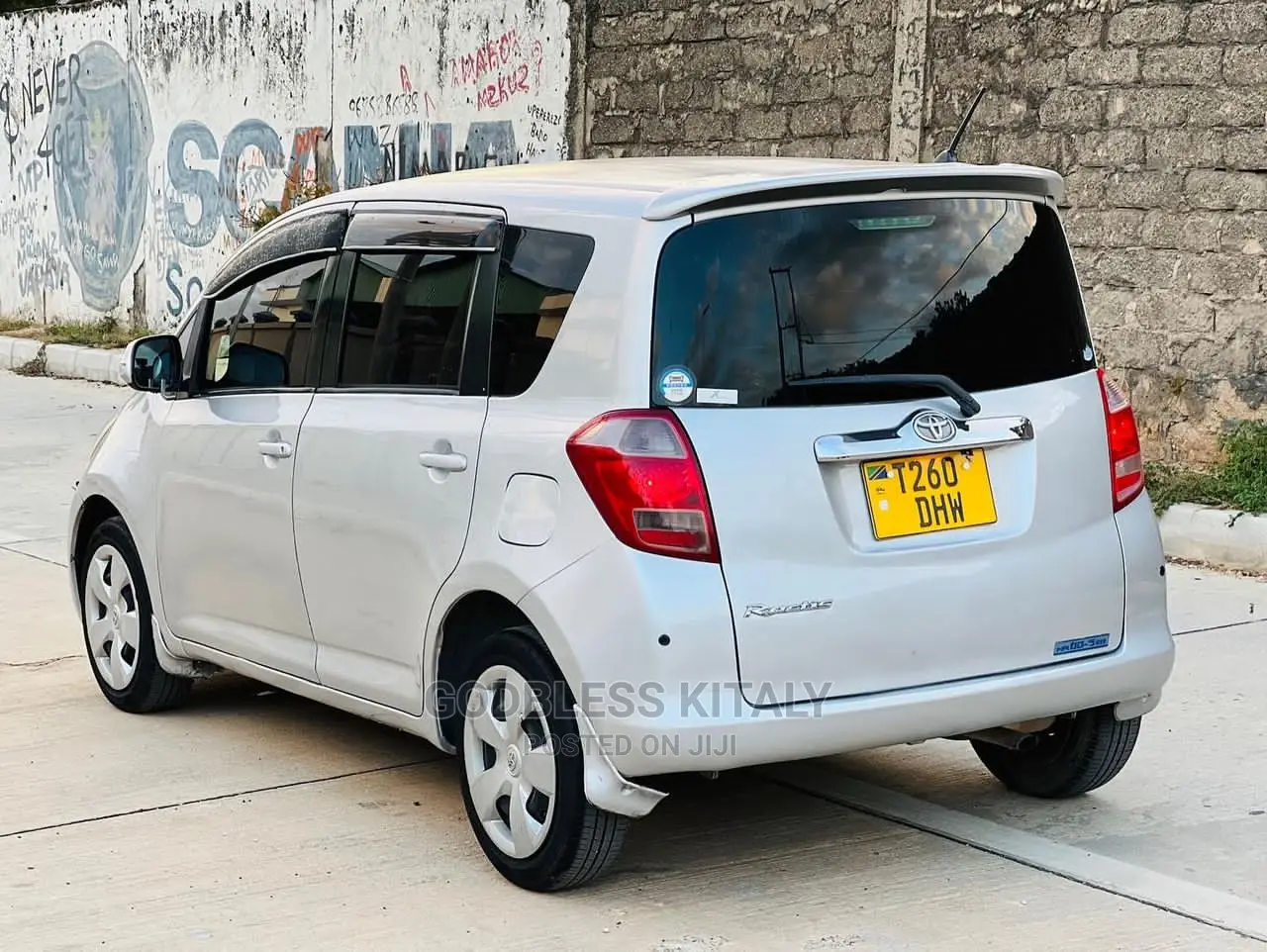 Toyota Ractis 2005 Silver