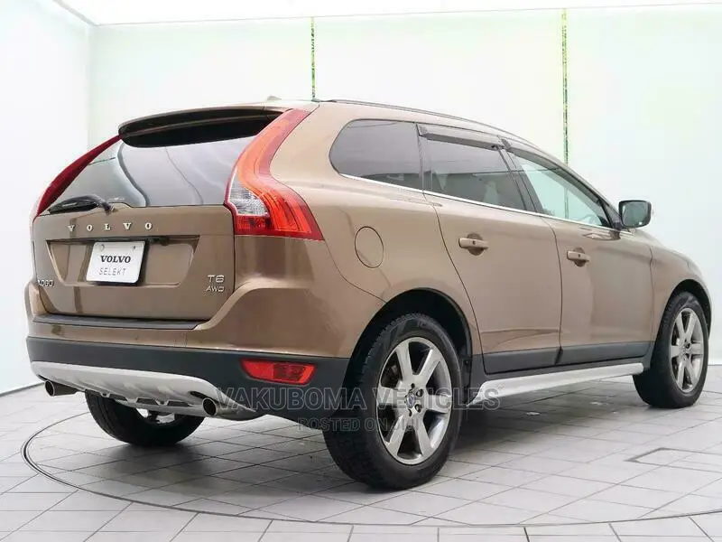 Volvo XC60 2012 Gold