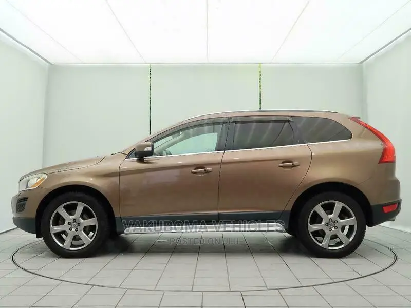 Volvo XC60 2012 Gold