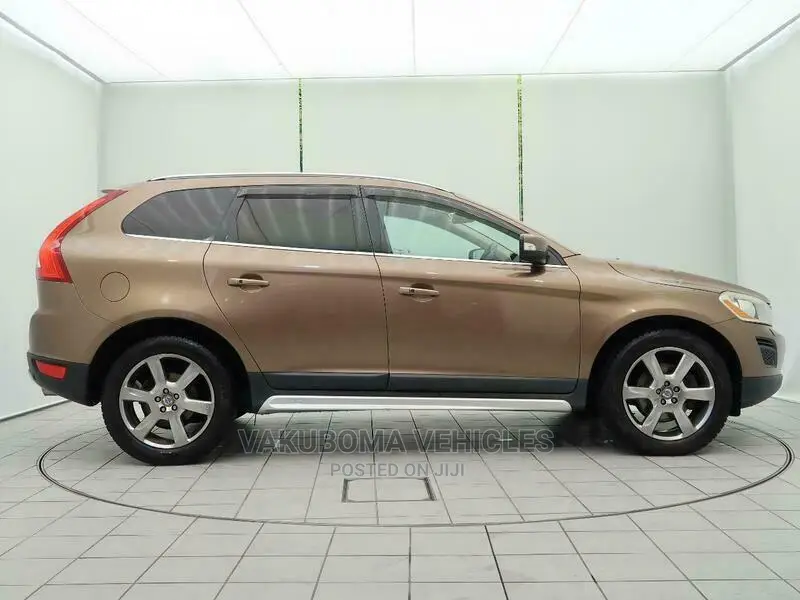 Volvo XC60 2012 Gold