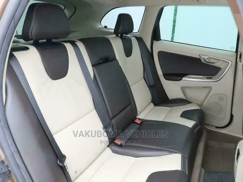 Volvo XC60 2012 Gold