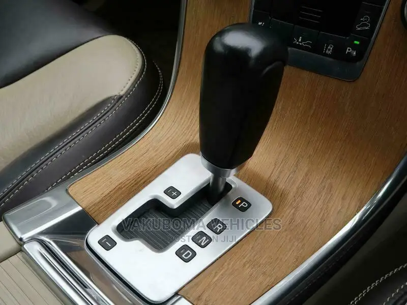 Volvo XC60 2012 Gold