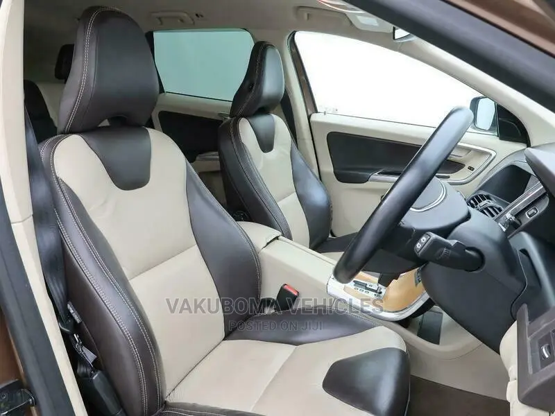Volvo XC60 2012 Gold