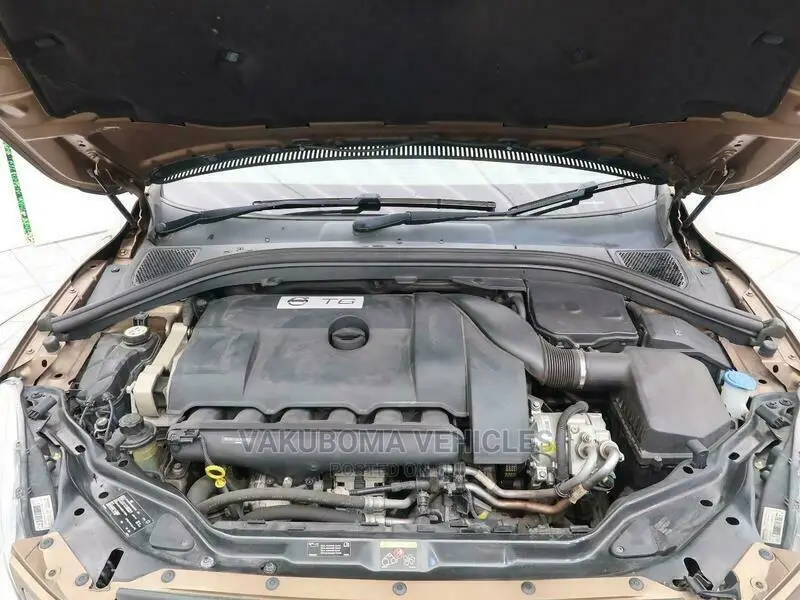 Volvo XC60 2012 Gold