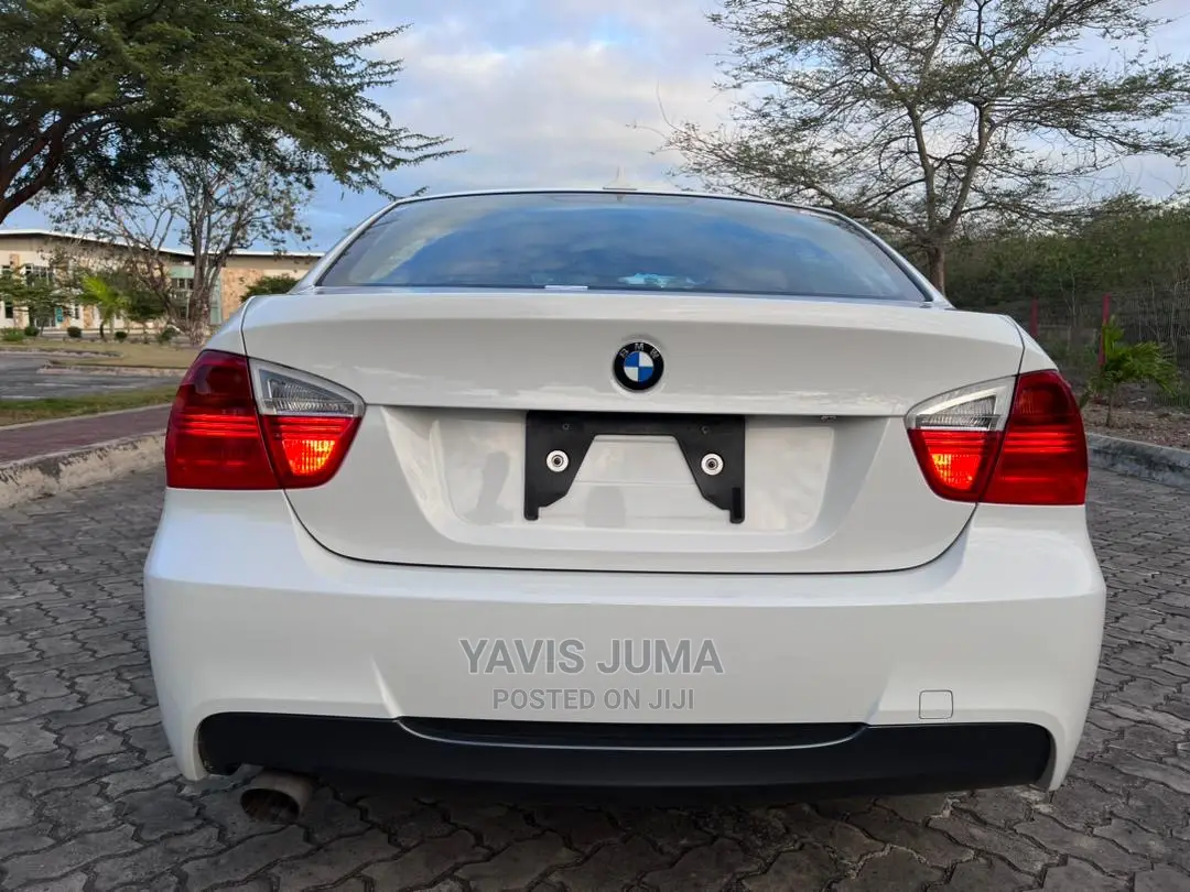 BMW 320i 2007 White