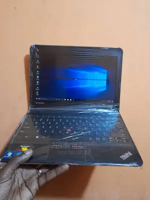 Laptop Lenovo ThinkPad X131e 4GB Intel Core 2 Duo HDD 320GB