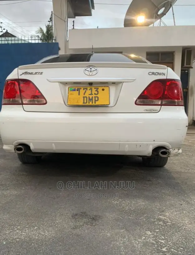 Toyota Crown 2005 White