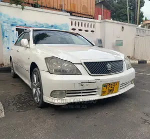 Toyota Crown 2005 White