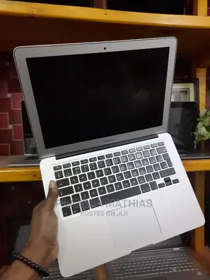Laptop Apple MacBook Air 2017 8GB Intel Core I5 SSD 128GB