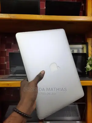 Laptop Apple MacBook Air 2017 8GB Intel Core I5 SSD 128GB
