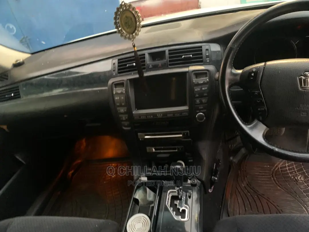 Toyota Crown 2005 White