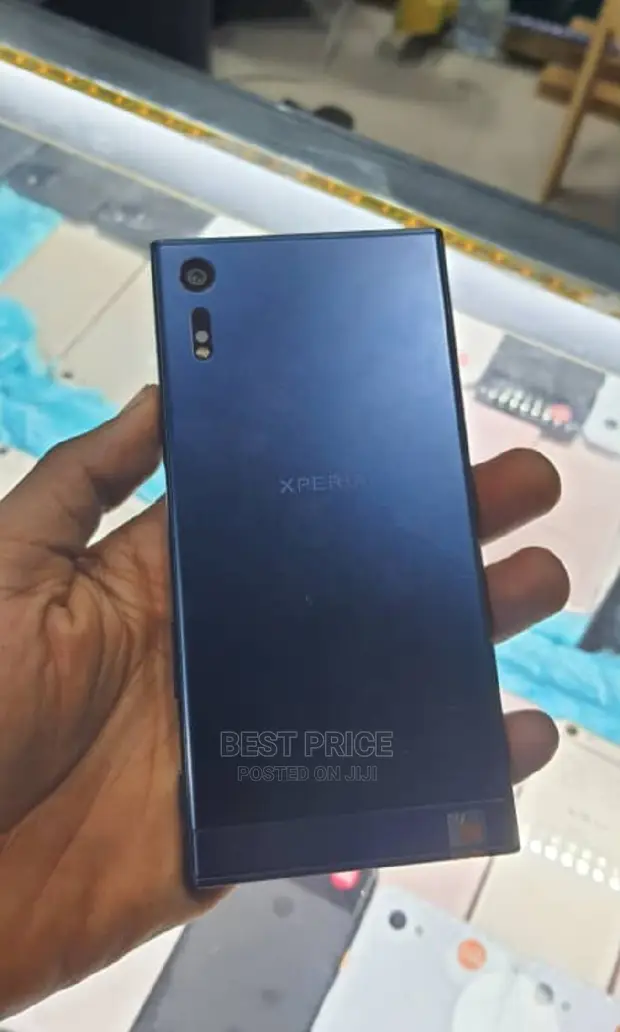 【ユウユ】docomo Xperia ブルー スマートフォン本体 Amazon | docomo Xperia XZ1 SO-01K Moonlite Blue 白ロム