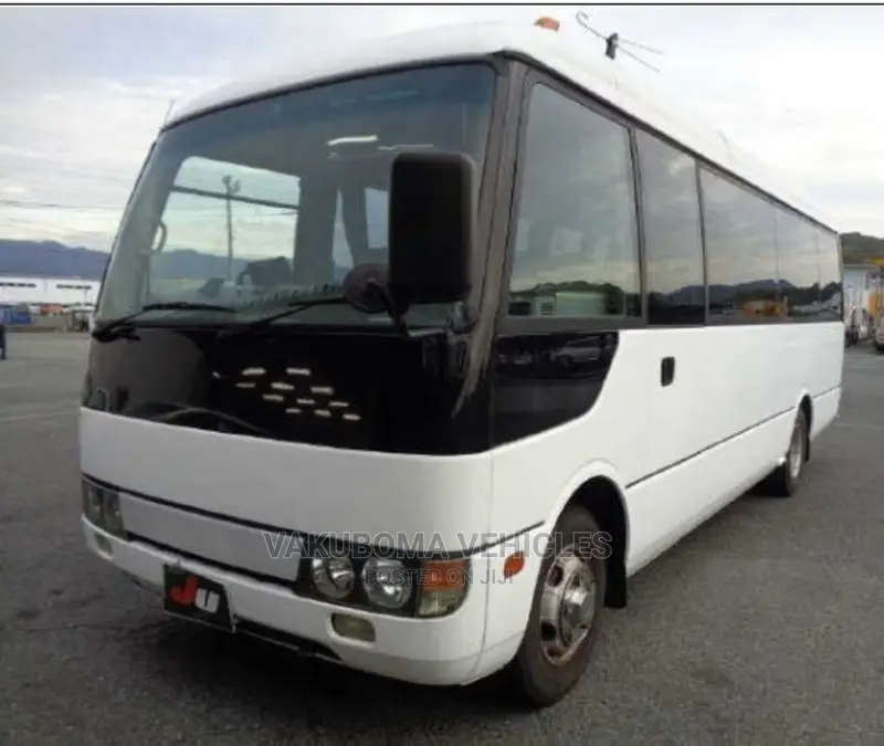 Mitsubishi Fuso Rosa 2001 White