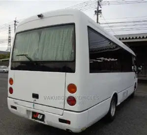 Mitsubishi Fuso Rosa 2001 White