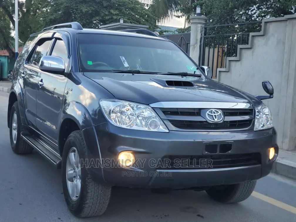 Toyota Fortuner 2006 Gray