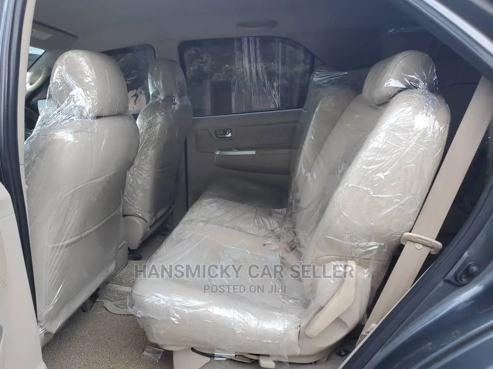 Toyota Fortuner 2006 Gray