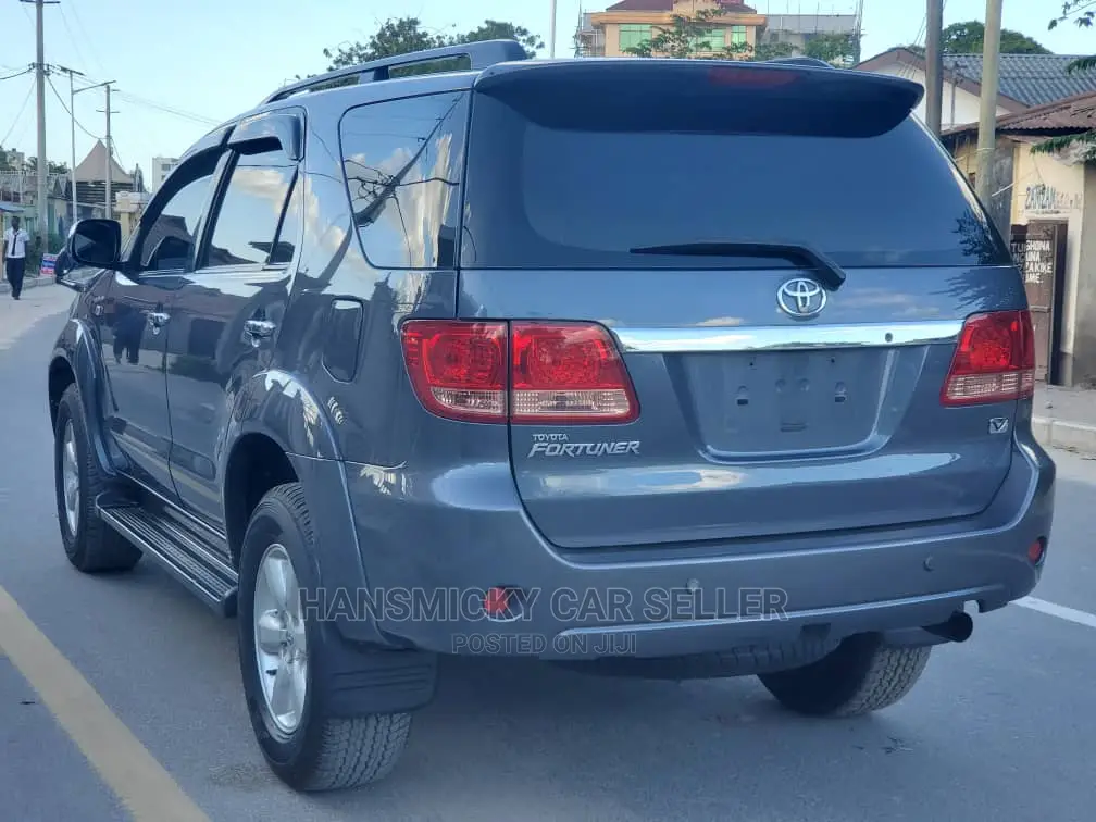 Toyota Fortuner 2006 Gray
